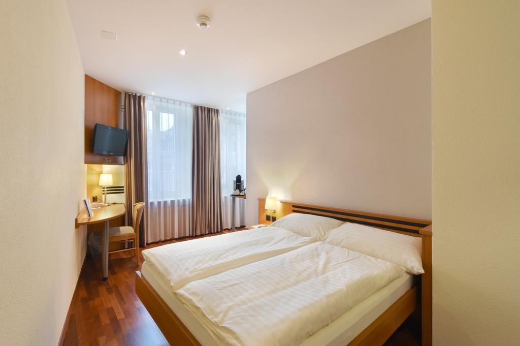 Apart Hotel Amadeo 조핀겐 객실 사진
