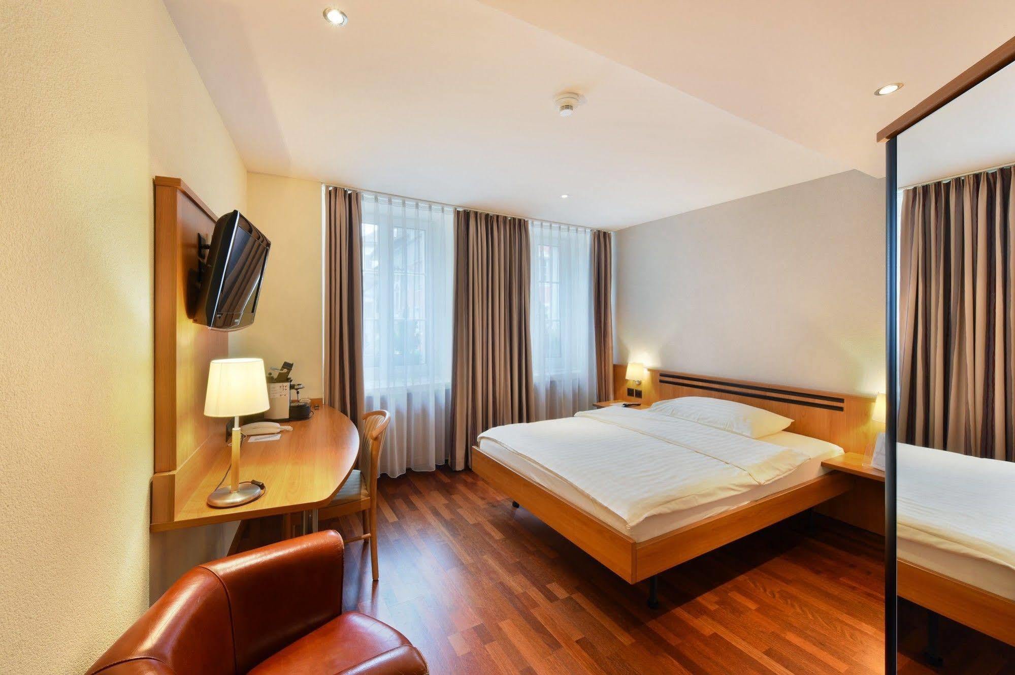 Apart Hotel Amadeo 조핀겐 외부 사진